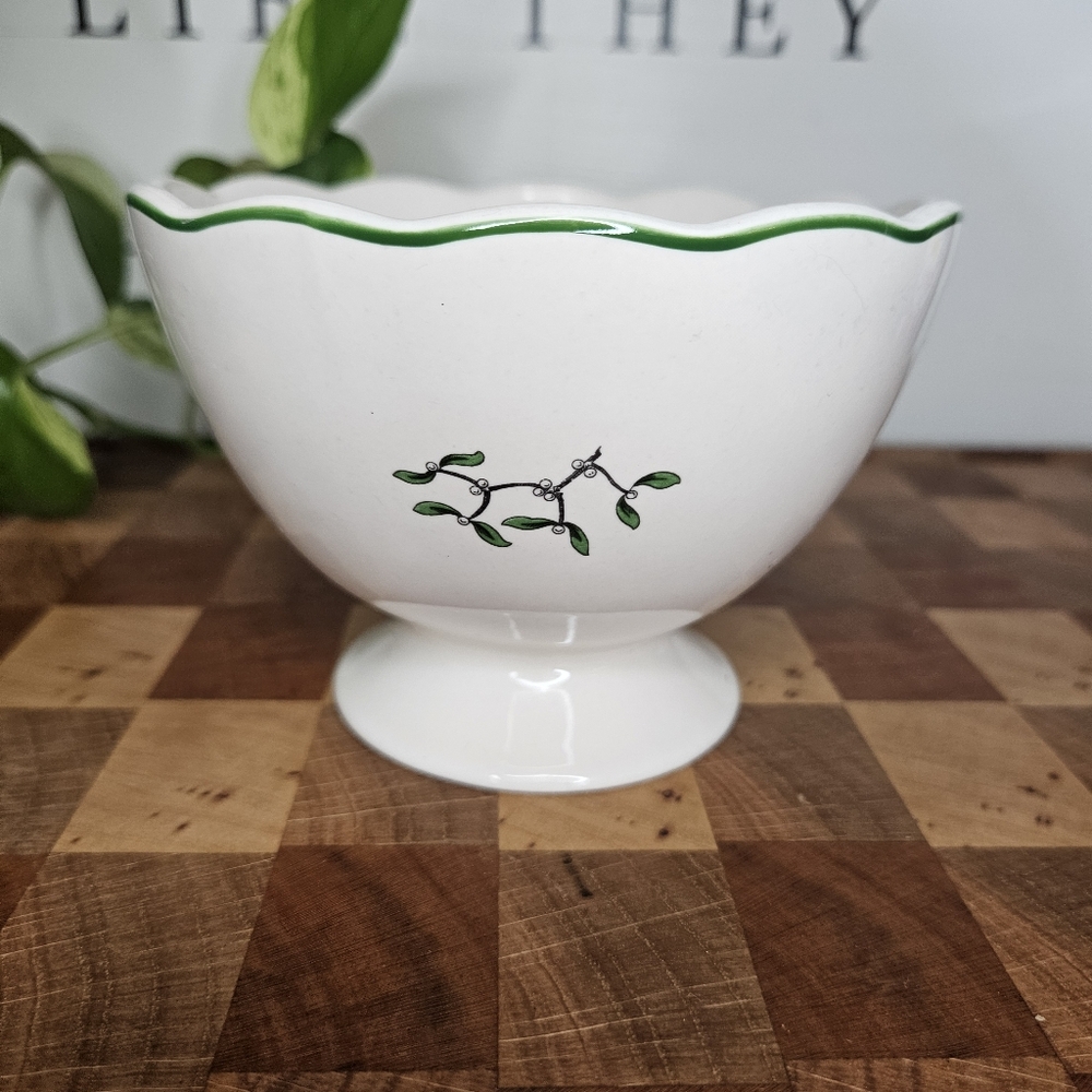 Spode Christmas holiday tree chalice-shaped footed sculpted bowl/compote/dish - Picture 6 of 6